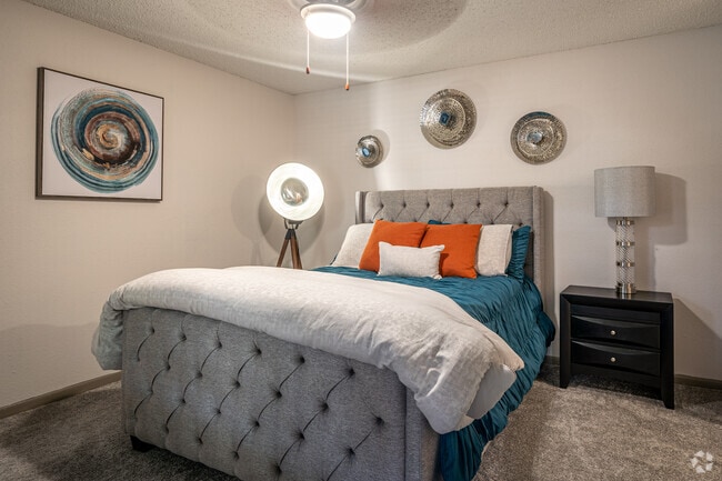 2BR, 2BA - 892SF - The Huxley at Medical Center