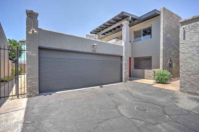Building Photo - 616 E Manzanita Dr