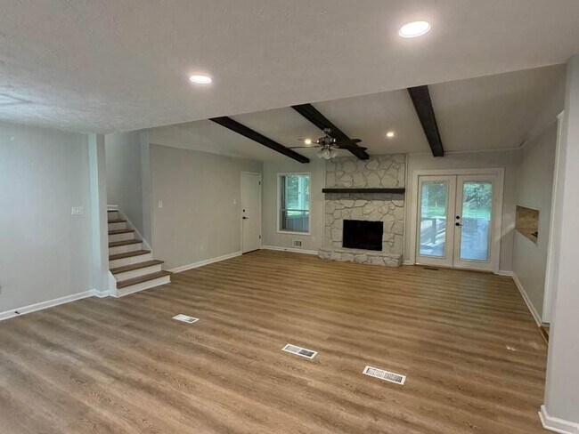 Foto del edificio - 2532 Hidden Hills Dr