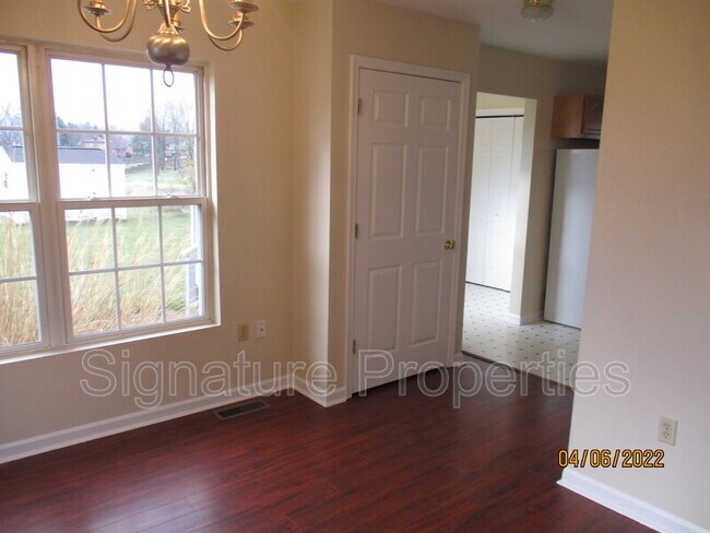 Foto del edificio - 554 Edwardian Ln