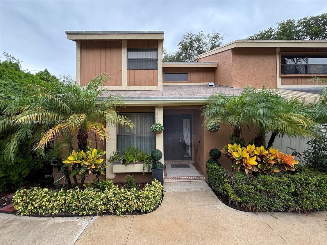Foto principal - 2201 NW 45th Ave