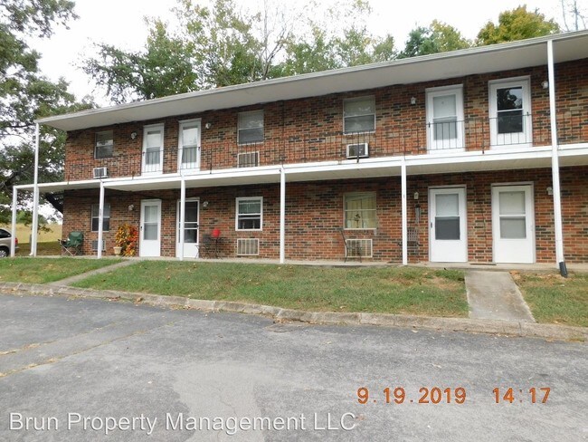 Building Photo - 5820 Sanford Rd