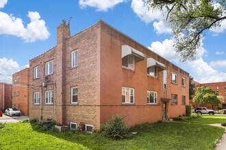 Building Photo - 2428 W Berwyn Ave