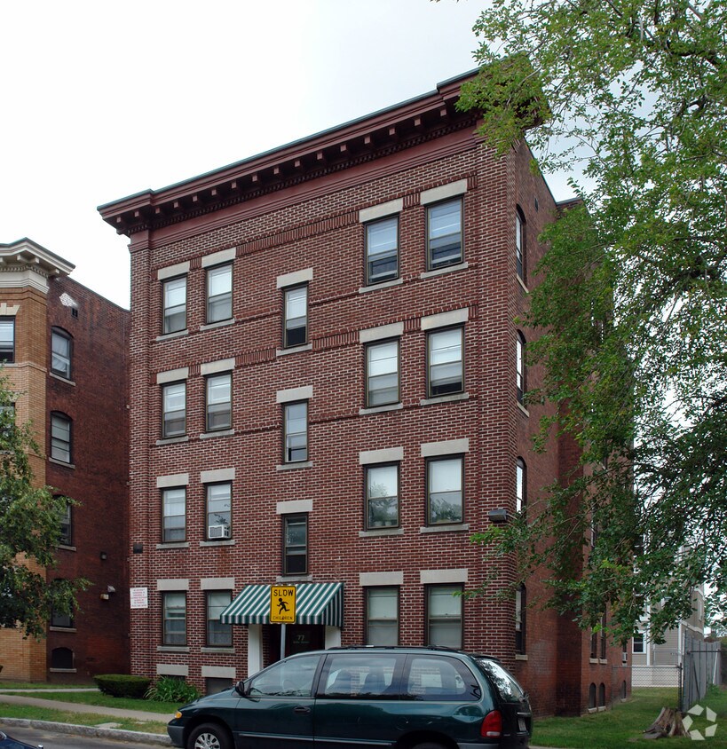 Primary Photo - 77 Belle St