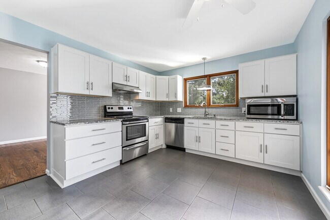 Foto del edificio - 5396 Chatfield Dr