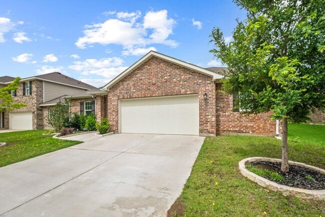 Building Photo - Backs to Wooded Area • Split Bedrooms • Modern & All-Electric