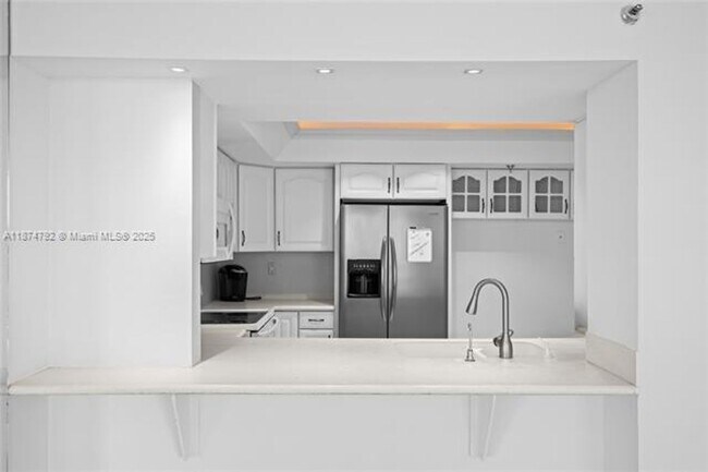 Foto del edificio - 520 Brickell Key Dr