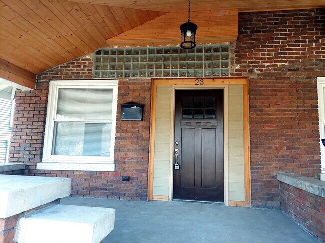 Building Photo - 23 E 36th St