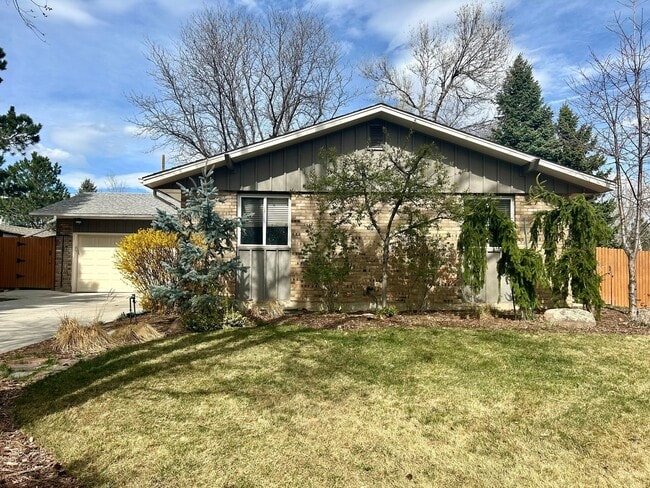 Building Photo - Beautiful and Spacious 4 Bd/3 Ba House wit...