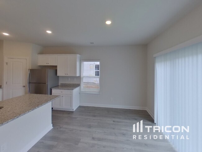 Building Photo - 2404 Nabali Wy