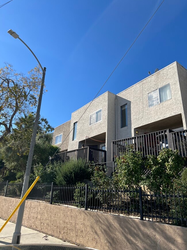 Building Photo - Laveta Terrace
