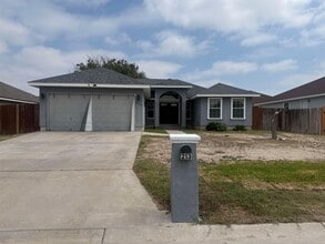 Building Photo - 213 Alyssa Dr