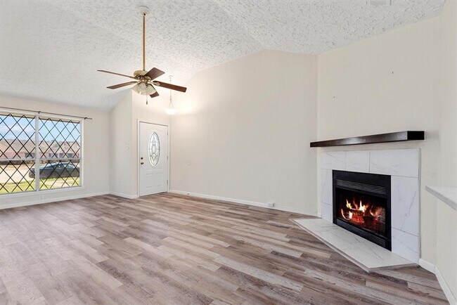 Foto del edificio - 3706 Westmeadow Dr
