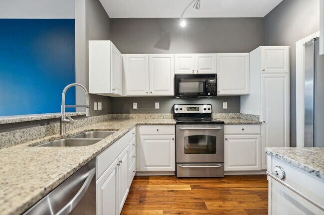 Foto del edificio - 200 S Dawson St