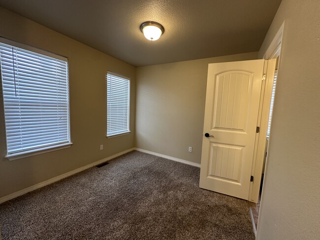 Building Photo - 6206 Wild Turkey Dr