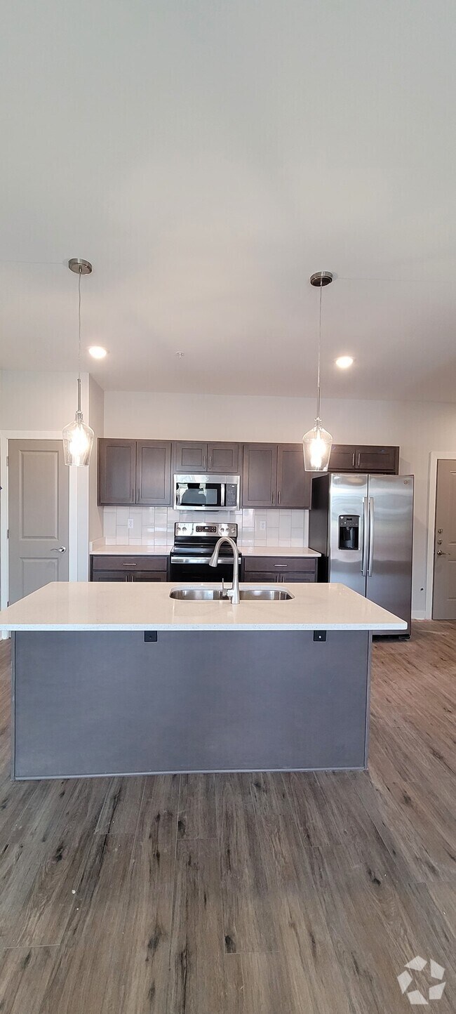 Apartments near Kirby Gate Shopping Center in Memphis, TN