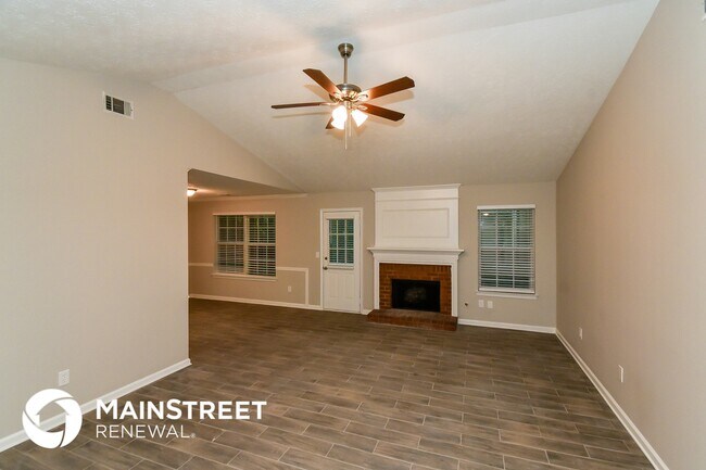 Foto del edificio - 1311 Ambercrest Way