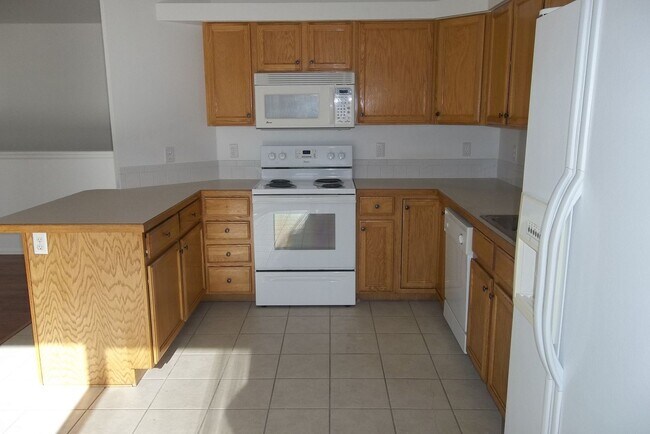 Foto del edificio - Spacious 5 Bedroom Home in Windsor