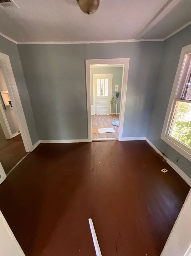 Building Photo - 6500 Henderson Ave