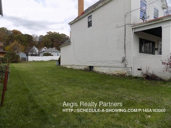 Building Photo - 231 Moffat St