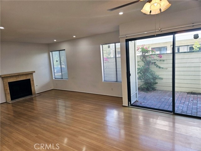 Building Photo - 10566 Sunland Blvd