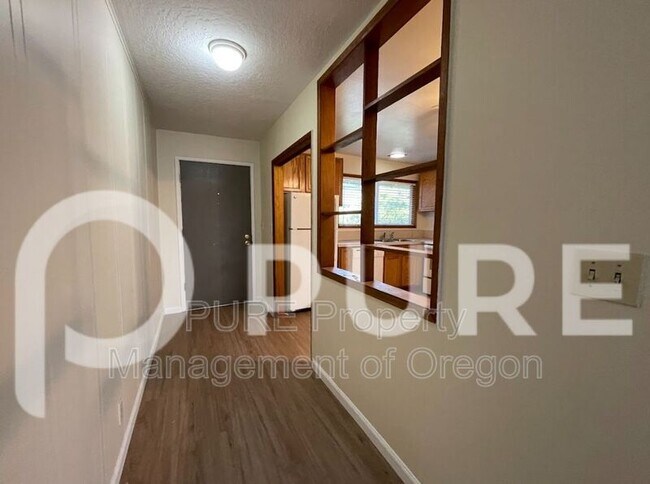 Building Photo - 14368 SE Lee Ave