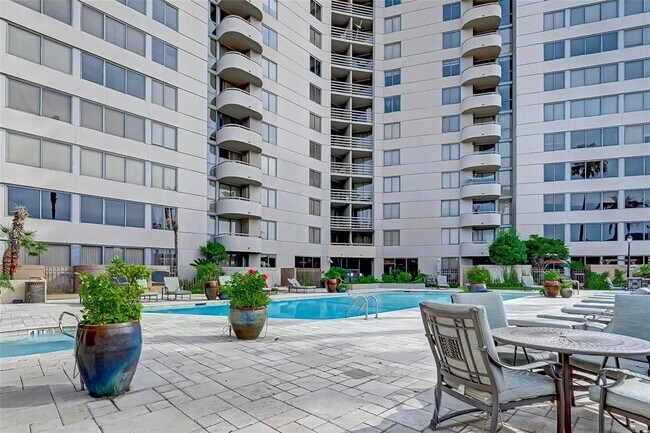 Foto del edificio - 3525 Sage Rd