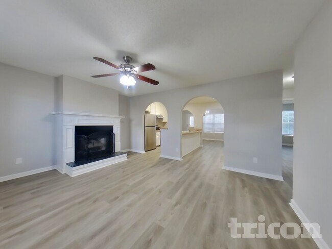 Foto del edificio - 5021 Meadow Trce