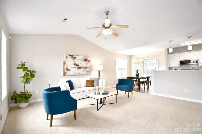 Foto del edificio - 1605 Chapman Ave