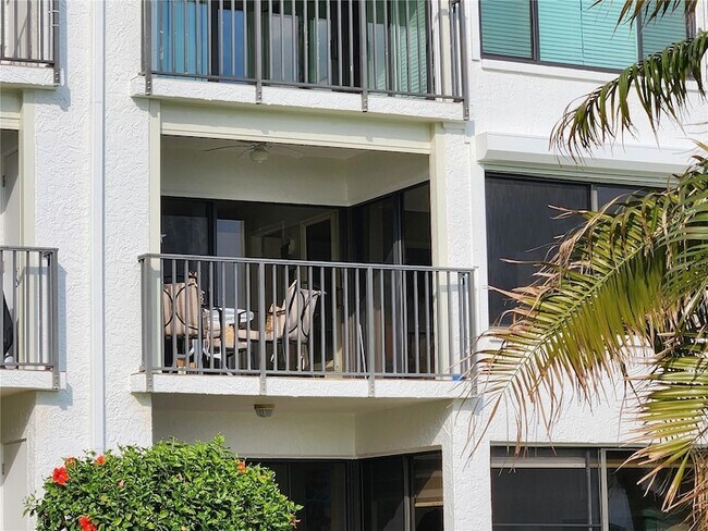 Building Photo - 6287 Bahia Del Mar Cir N