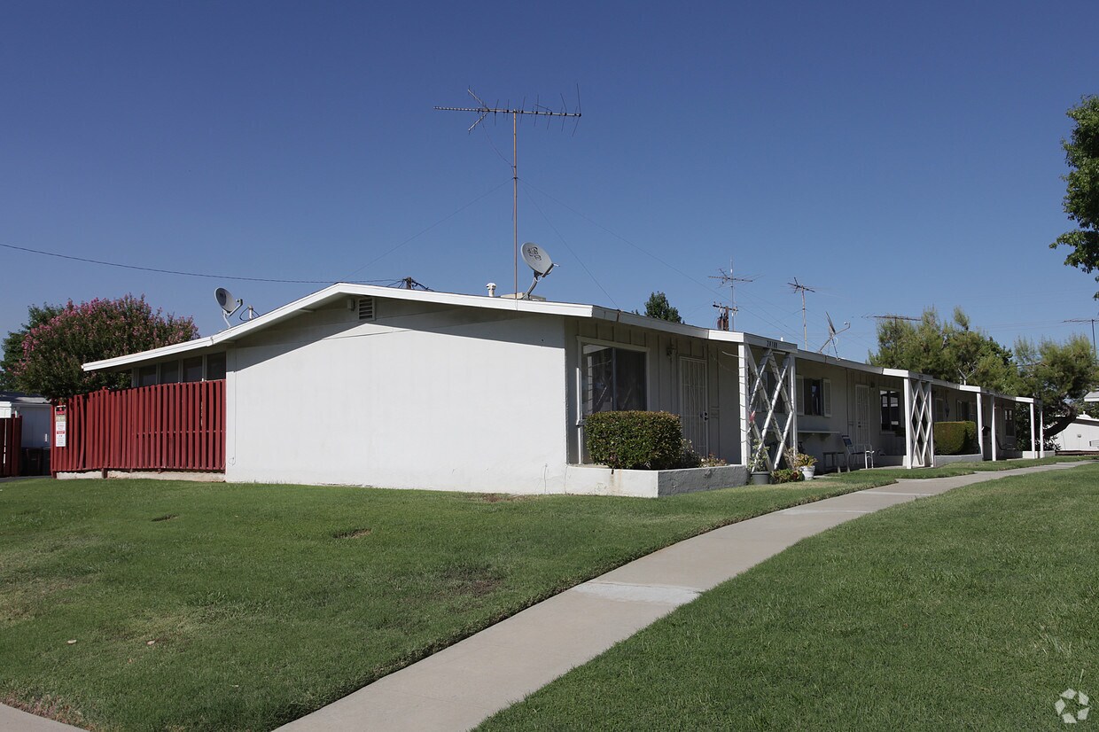 Building Photo - 28188-28250 Winged Foot Dr