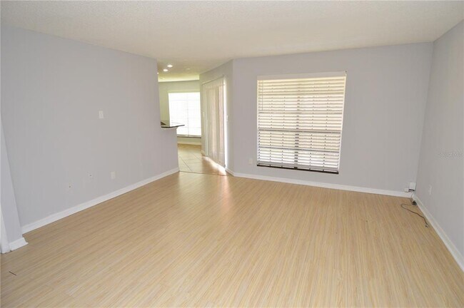 Foto del edificio - 8613 Mallard Reserve Dr