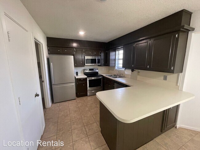 Foto del edificio - 3 br, 2 bath House - 7817 Uvalde Avenue