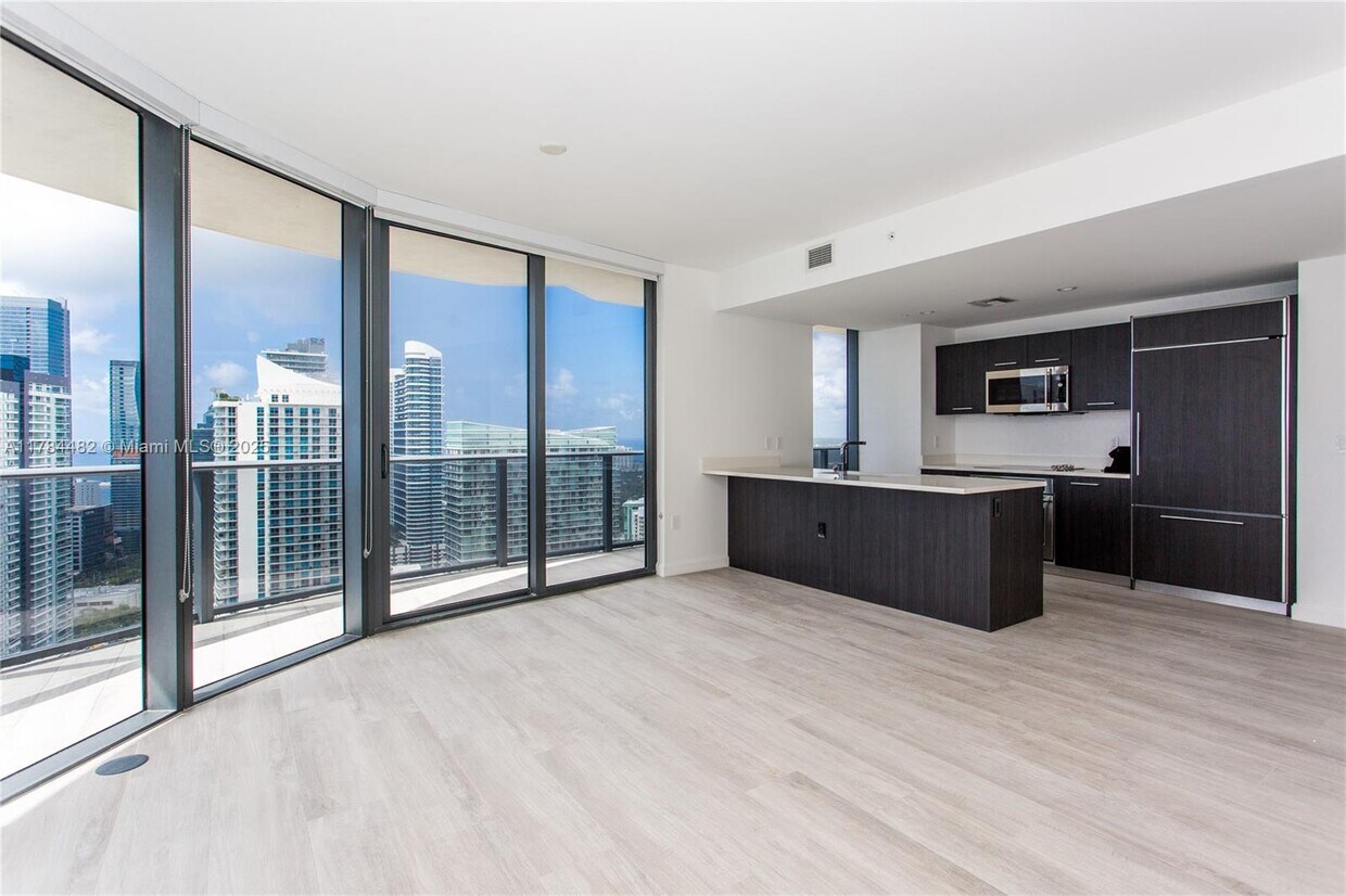 Foto principal - 45 SW 9th St