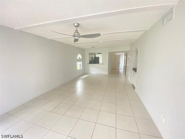 Foto del edificio - 705 Augusta Blvd