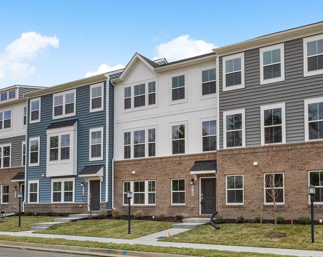 Primary Photo - Spacious 3 bed/4 bath BRAND NEW townhome -...