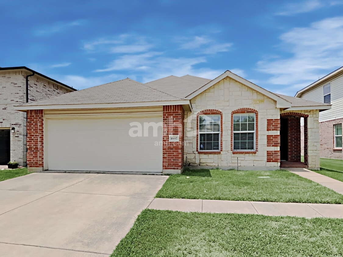 Foto principal - 16617 J Cheshier Ct