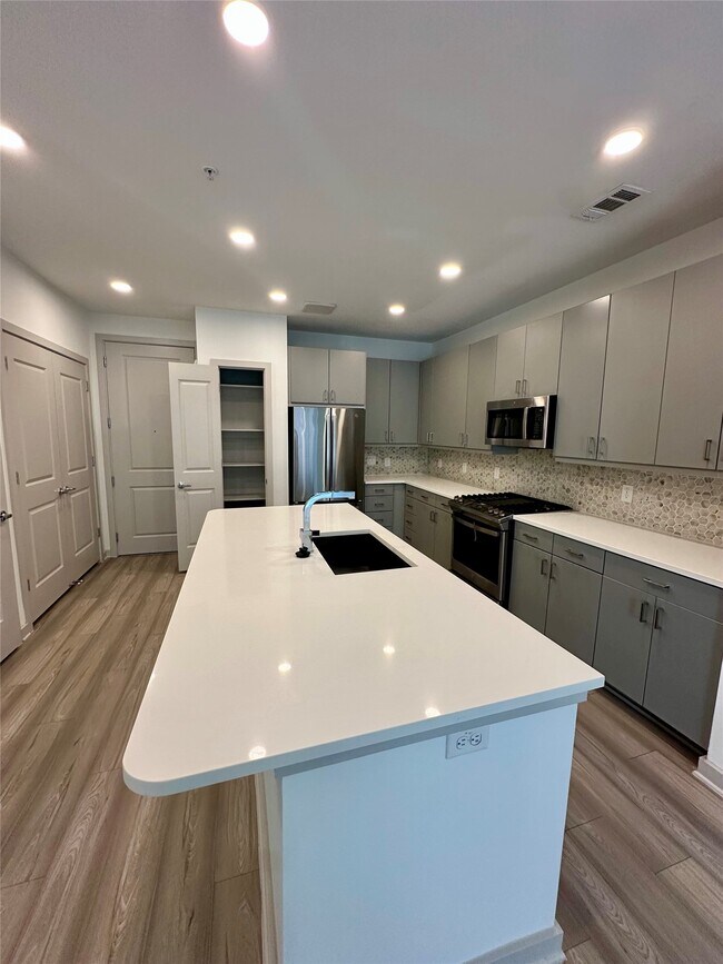 Foto del edificio - 3636 W Dallas St