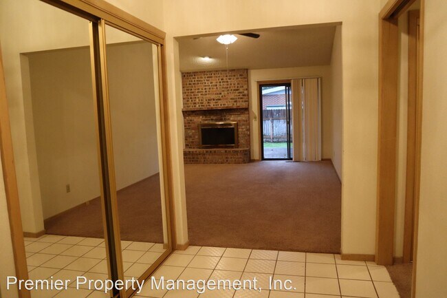 Foto del edificio - 3 br, 2 bath House - 11405 NE 2nd Ave