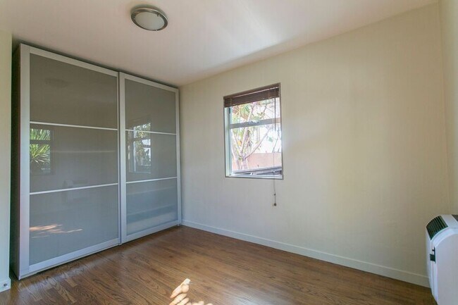 Foto del edificio - 5921 Central Ave