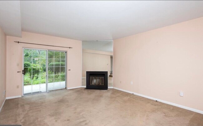Foto del edificio - 283 Valley Stream Ln