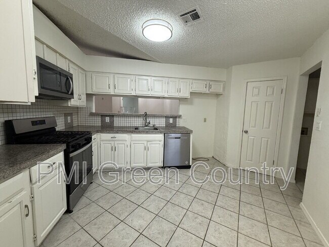 Foto del edificio - 1203 W Austin St