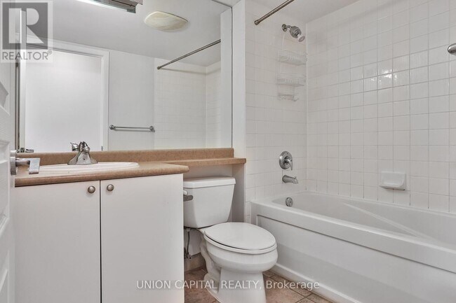 Photo du bâtiment - 18 Yonge St