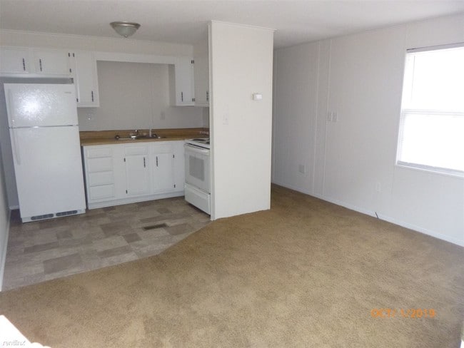 Building Photo - 1504 Iris Cir