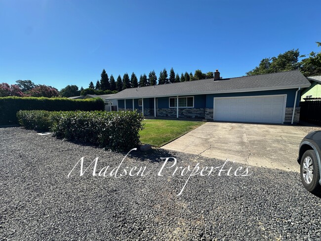 Building Photo - 2481 Durham-Dayton Hwy