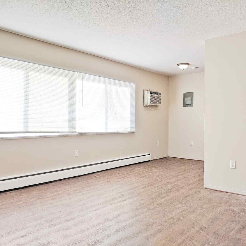 Primary Photo - 280 W Fuller Ave