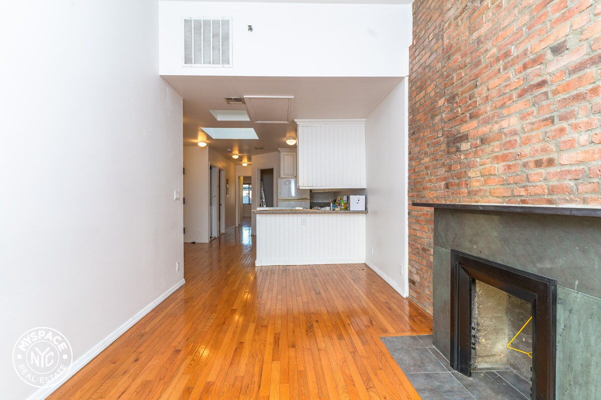 Primary Photo - 631 St Marks Ave