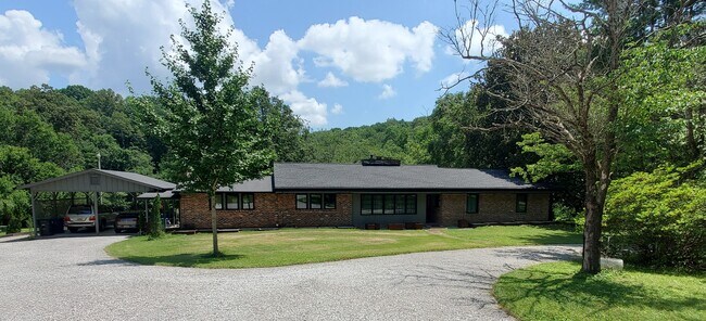 Front - 126 Cypress Bend Pl