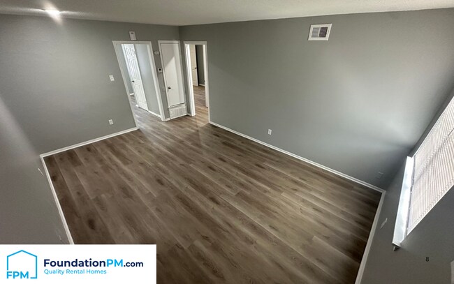 Foto del edificio - 688 Westview Rd