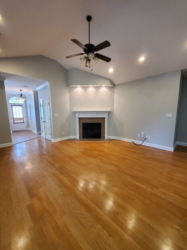 Foto del edificio - Stunning 3-Bedroom Home in the Heart of Ge...